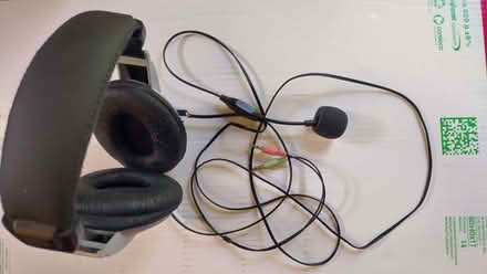 Photo of free Headphones & Mic (Kenley CR8) #2