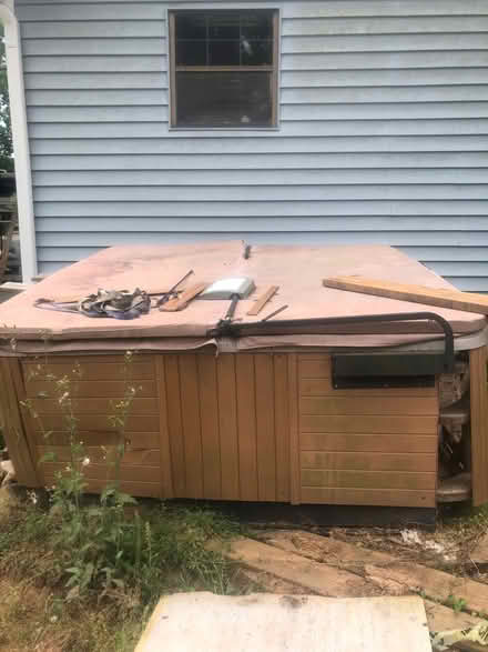 Photo of free Hot tub (Wade Green) #1
