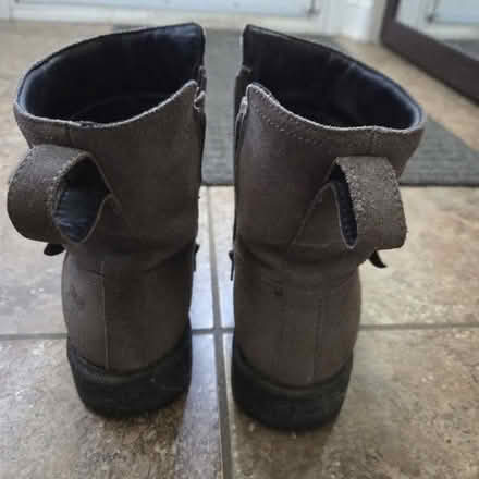 Photo of free used boots womens 9.5 (Elmvale acres, Lynda lane park) #2
