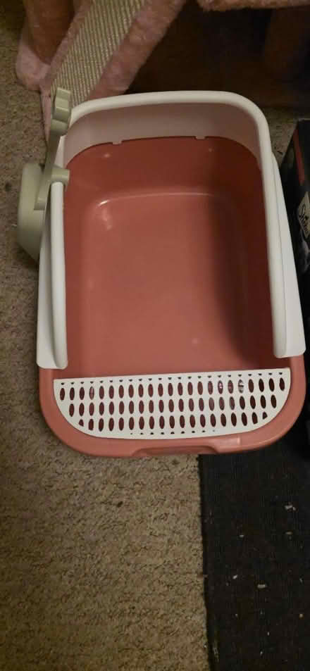Photo of free Pink Litter Tray (Stevenage SG1) #1