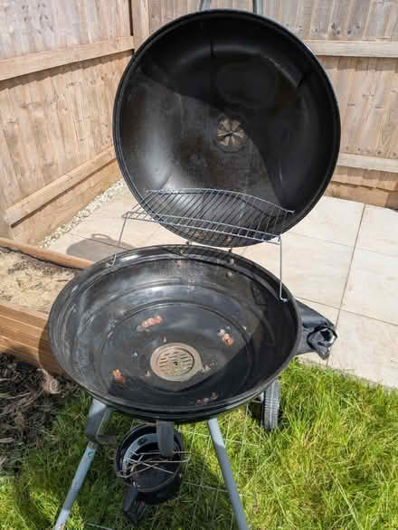 Photo of free Old BBQ and cover (Nottingham) #3