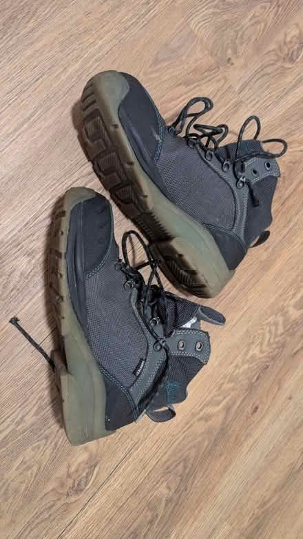 Photo of free Women's 7.5 Composite Toe Shoe (Edgewater) #1