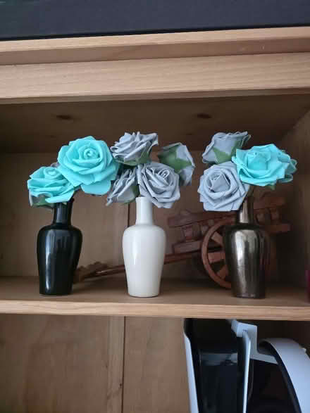 Photo of free 3 Mini vase with flowers (Birchfield B20) #2