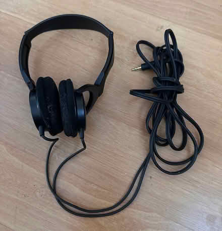 Photo of free Sony Headphones MDR-V100 (Martinez, near Ace Hardware) #1