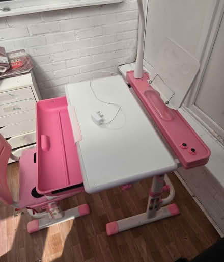 Photo of free Girls Pink Desk & Chair (Aldershot GU12) #2