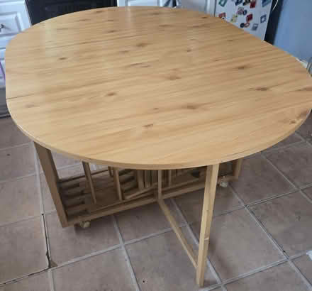 Photo of free Space Saving Table & Chairs (Aldershot GU12) #1