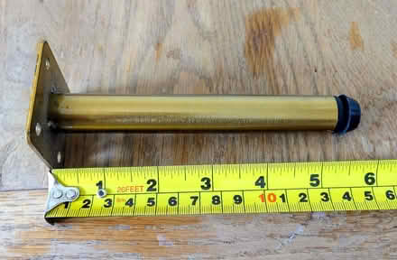 Photo of free 4 Cabinet legs with extra balance leg (Macclesfield SK11) #2