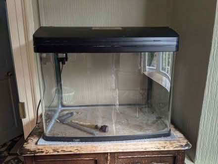 Photo of free AquaStyle 620 - 90L Curved Glass Aquarium (Ludlow SY8) #2