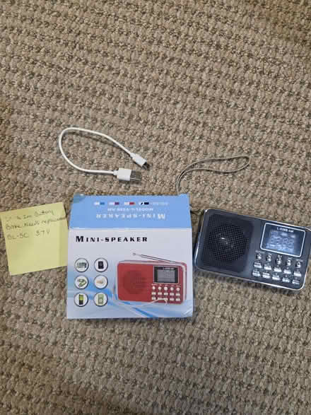 Photo of free Mini speaker (need battery) (Lagrange) #1