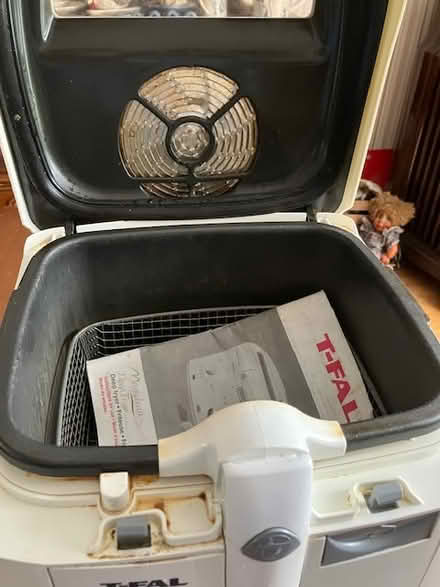 Photo of free T-Fal deep fryer (Centrepointe) #1