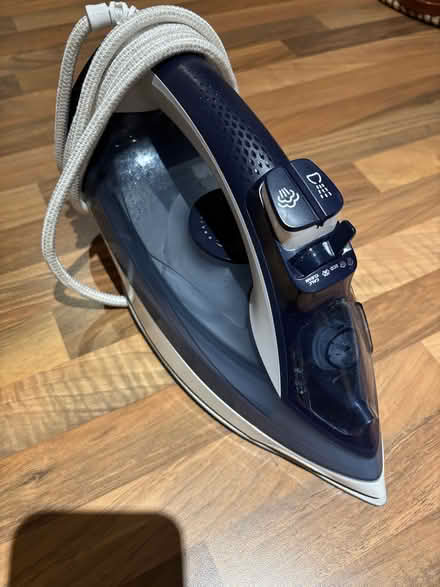 Photo of free Philips iron (Ecclesfield S35) #4