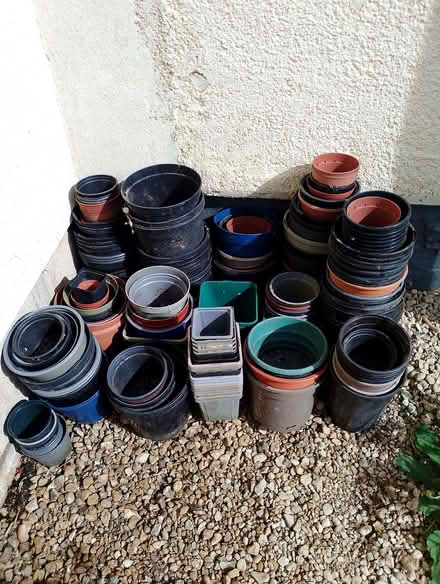 Photo of free Plastic pots and seed trays in variable sizes. (Humphrey's End GL5) #1