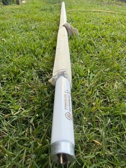 Photo of free 6 ft slimline fluorescent tube (Kirklees HD8) #2