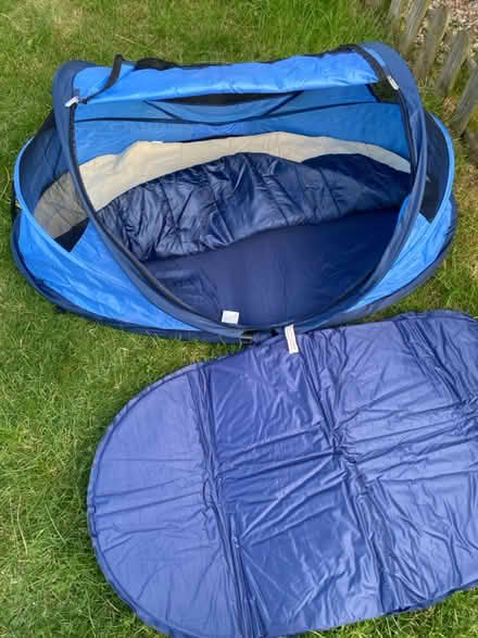 Photo of free Small pop up tent for toddlers (South Ruislip HA4) #2