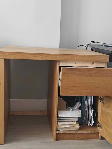 Photo of free desk (bushfield crescent HA8) #2