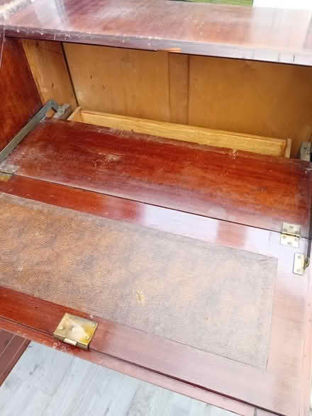 Photo of free Bureau/Cabinet (Blandford DT11) #2