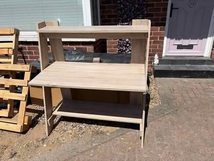 Photo of free Desk (HU15 Brough) #1