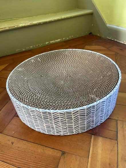 Photo of free Cat scratch and bed (Hollingbury) #1