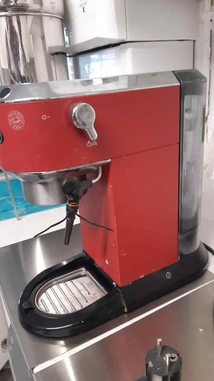 Photo of free Coffee machine (N7 9fn7) #2