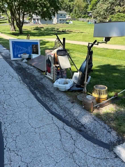 Photo of free At Curb: 4005 Moron Ave DG (Downers grove il) #1