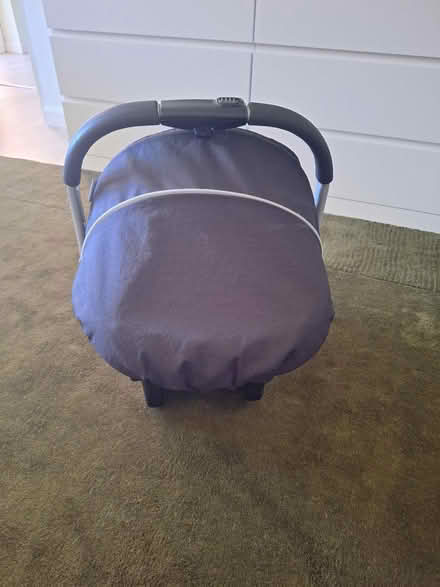 Photo of free Baby car seat (LS17 5BE) #4