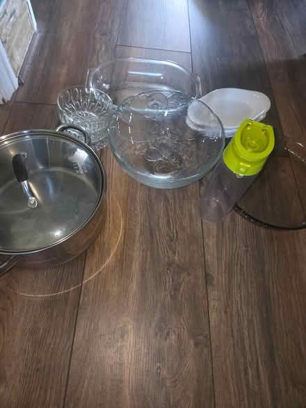 Photo of free Various kitchen items (La4) #1