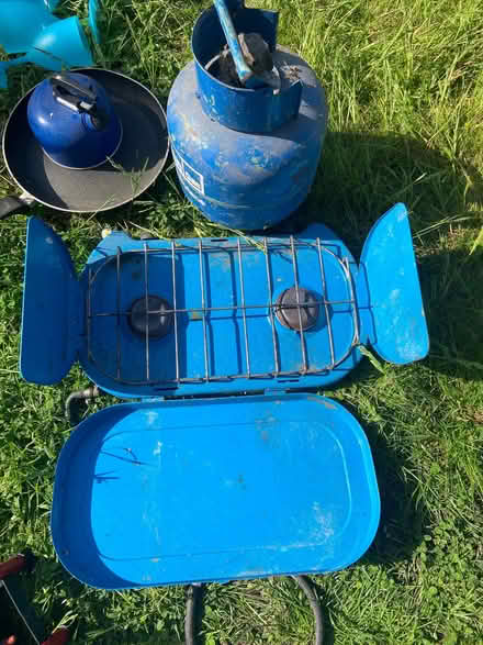 Photo of free Double burner and gas bottle (Farlington PO6) #1