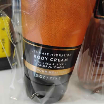 Photo of free New Bath and Body Works gift set (Darien) #3