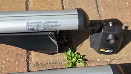 Photo of free Pair of Car Roof Bars (Old Basing RG24) #4