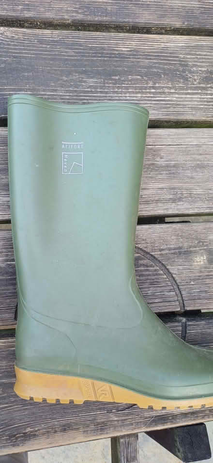 Photo of free Pair of Wellington Boots - size 6 (Rushmere IP4) #2
