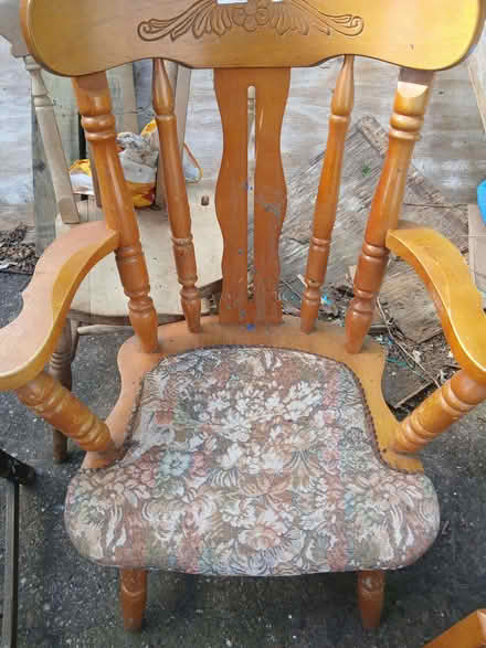 Photo of free Approx 20 kitchen/dining chairs, some pairs (Tile Hill CV4) #4