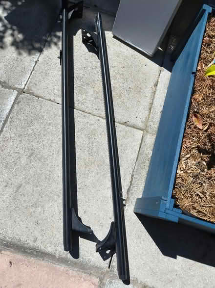 Photo of free Cruz aero crossbars and racks (CH44) #3