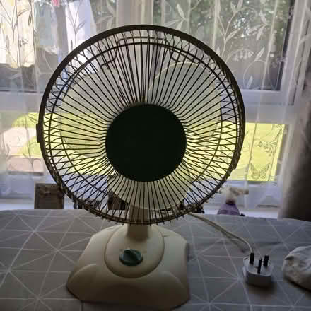 Photo of free Oscillating desk fan (Gillmoss L11) #1