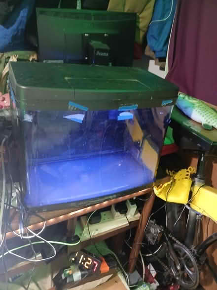 Photo of free aquarium (Hayes UB3) #1