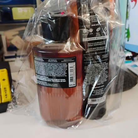 Photo of free New Bath and Body Works gift set (Darien) #2