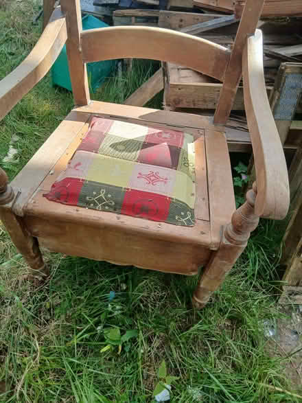 Photo of free Approx 20 kitchen/dining chairs, some pairs (Tile Hill CV4) #3