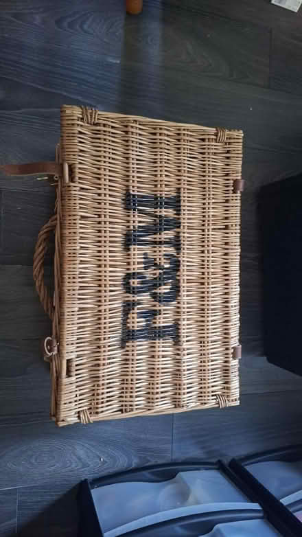 Photo of free Empty F&M hamper (Tunbridge Wells - Dunorlan) #2