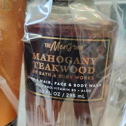 Photo of free New Bath and Body Works gift set (Darien) #4