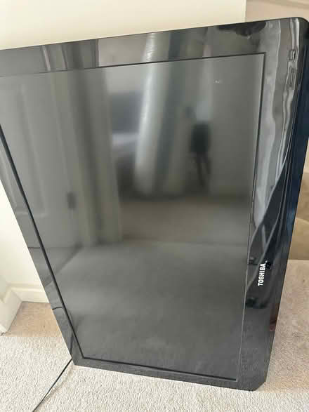 Photo of free 32” Toshiba TV with remote (Upper Stondon SG16) #3
