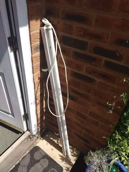 Photo of free 4' fluorescent light (Lidlington MK43) #1
