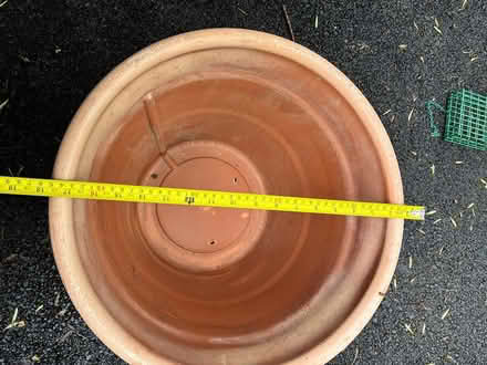 Photo of free Large plastic "terra cotta" planter (Chadds Ford) #2