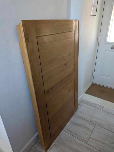 Photo of free Oak Dining Table (Cuxton) #1