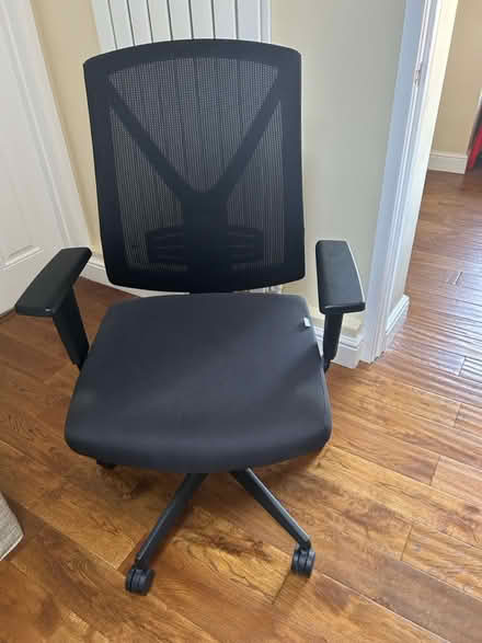 Photo of free Office / gaming chair (Toddington) #1
