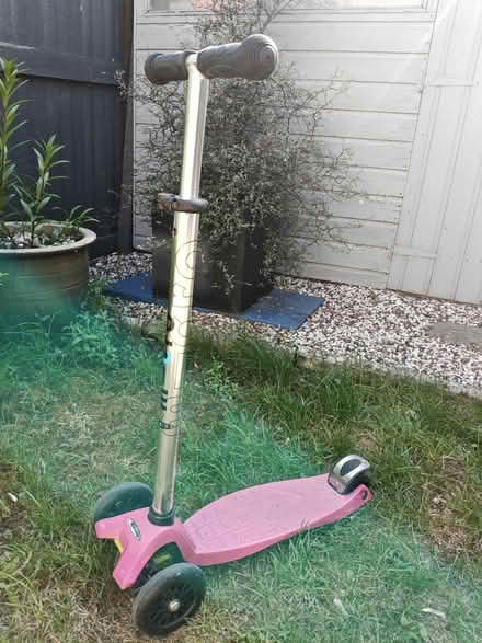 Photo of free Kids scooter (West Cheshunt EN7) #2