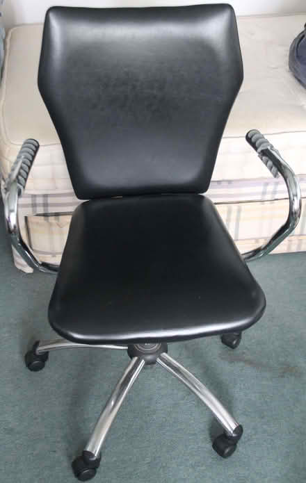 Photo of free Office chair (Loudwater HP13) #1