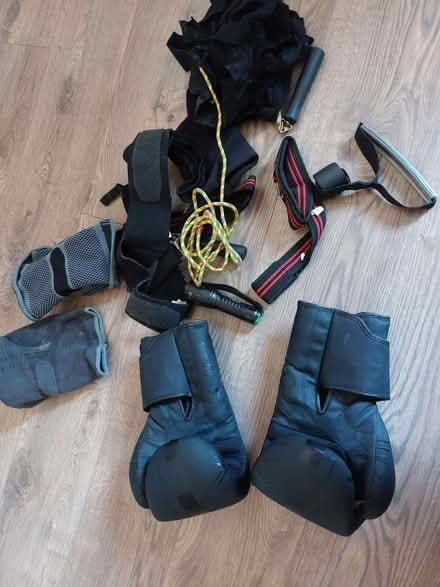 Photo of free Boxing gear, large man's (Stockport SK3) #1
