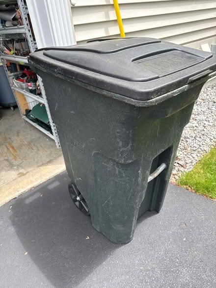 Photo of free Trash bin (Bedford NH) #1