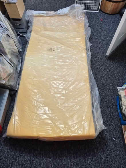 Photo of free Single memory foam mattress (IP10) #1