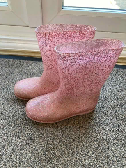 Photo of free Various girls shoes size 13-2 (Whitegrove RG42) #1