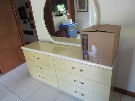 Photo of free a Dresser (Shenandoah) #1